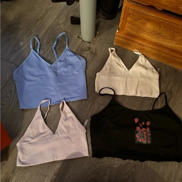 Clothes - Picture 13 of 15